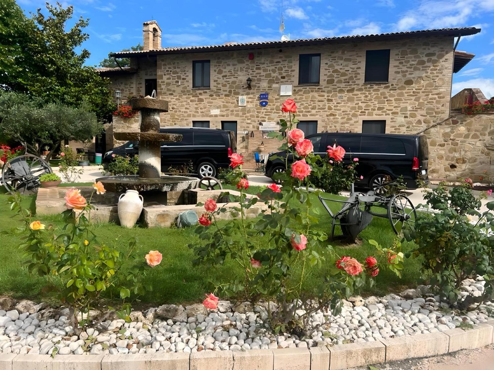 Santa Maria Degli Ancillotti Pension Petrignano Buitenkant foto