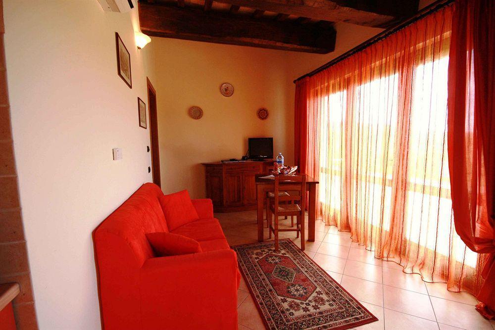 Santa Maria Degli Ancillotti Pension Petrignano Buitenkant foto