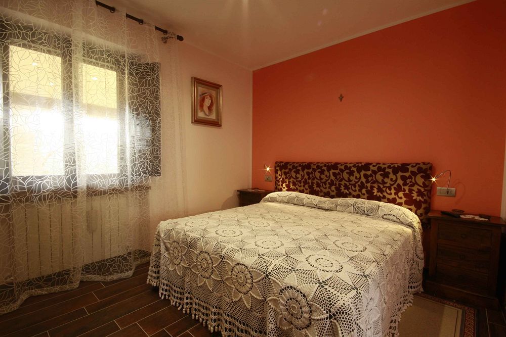 Santa Maria Degli Ancillotti Pension Petrignano Buitenkant foto
